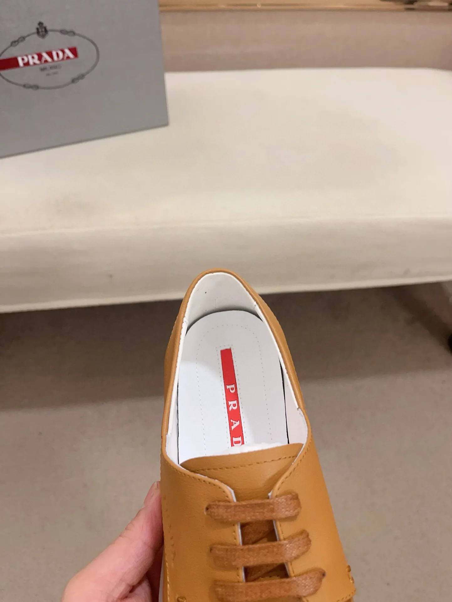 Men's shoes 💰 540💰 ✔️✔️✔️Higher version High-quality new PRADA (Prada) counters are launched at the same time. The new men's shoes and 😘 fabrics are made of high-tech glue-making technology. Lining: Full cowhide lining. 👍🏿 High-end ☄️ air-cushion molded anti-slip rubber outsole, exquisite lines, simple and elegant, comfortable and high-end for leisure travel. Code number: 38 to 44 (45 can be customized and cannot be returned or exchanged)